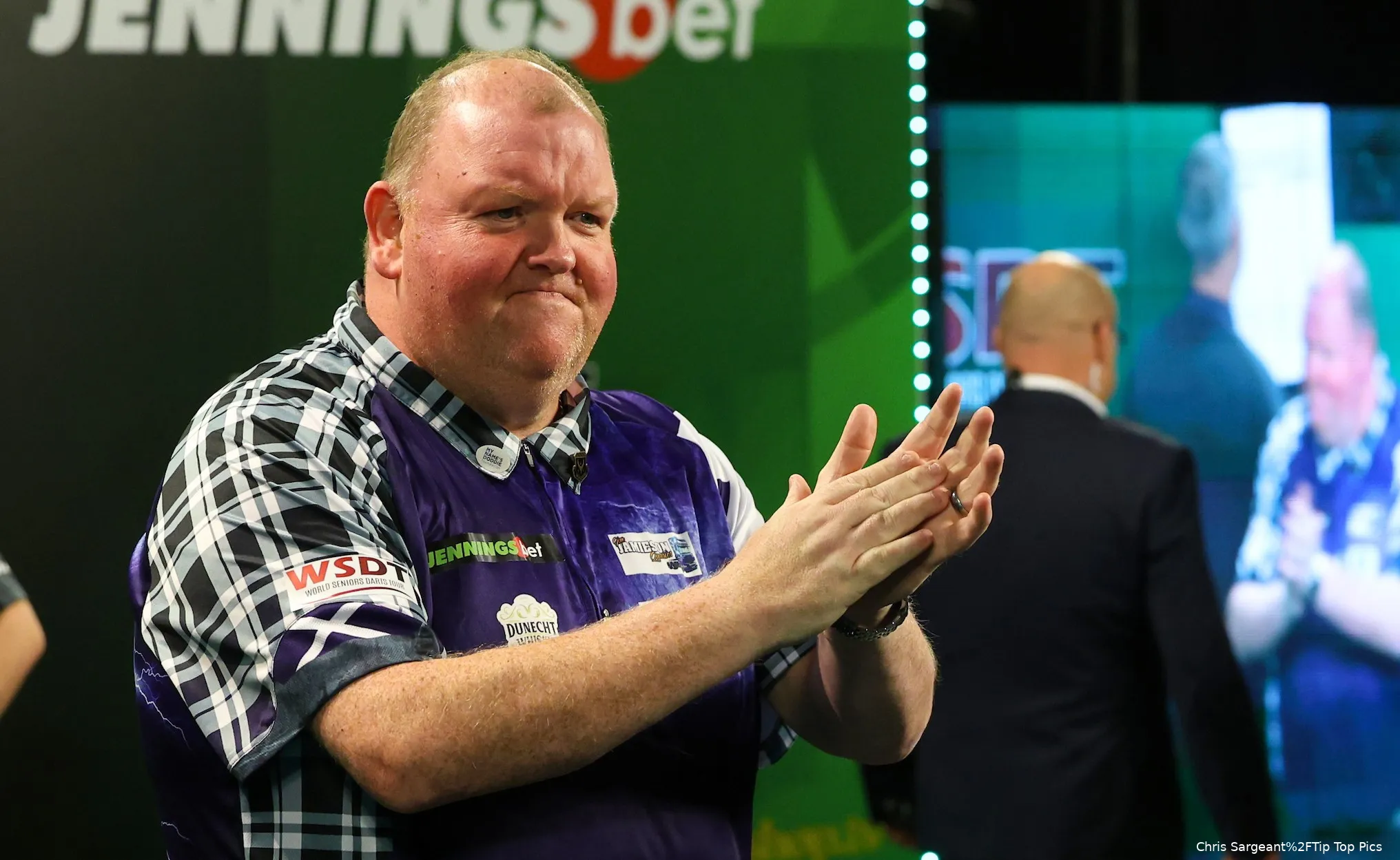 John Henderson kämpft nach Sieg über Lukas Wenig im Finale der PDC